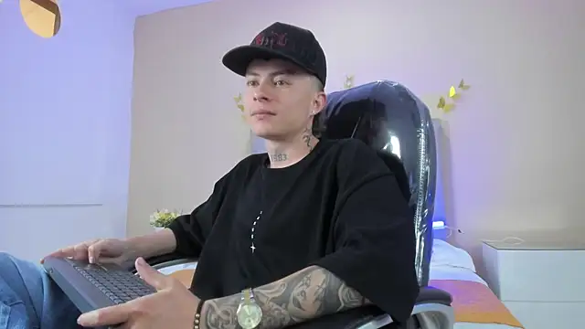 Nascary_Fox webcam