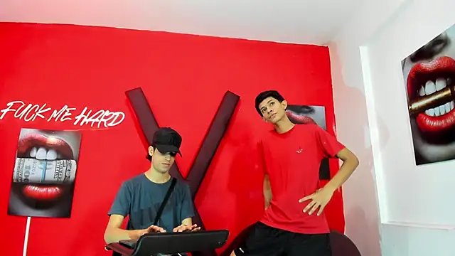 TWINKS_BOYSX webcam