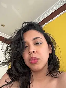 Esmerald_1111 webcam