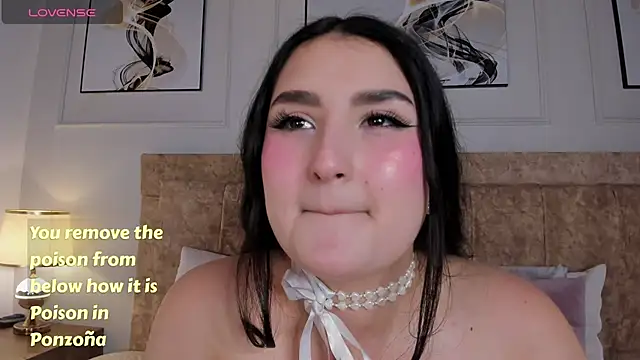 zoe_moon__ webcam