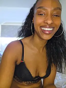 Hazel_Dollxx webcam