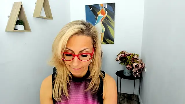 MuseOfStage live sex cam