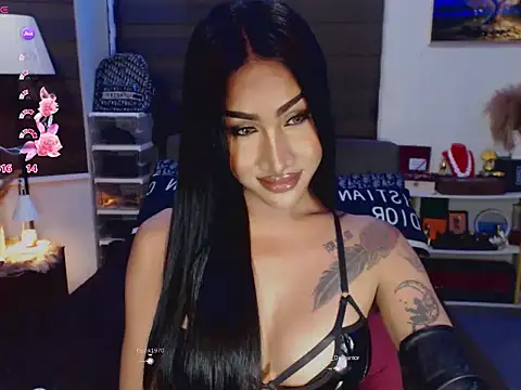 Model: SeductiveVictoria