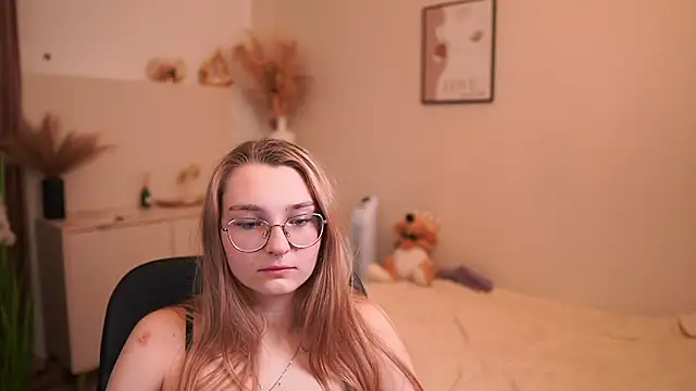 Sophielux18 webcam