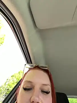 CurvyGirlMyla webcam