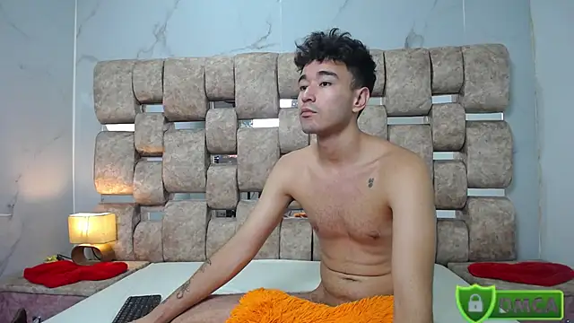 KathyAiden webcam