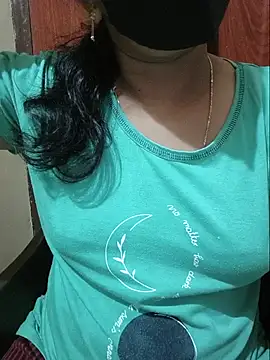 Latha_lovely webcam