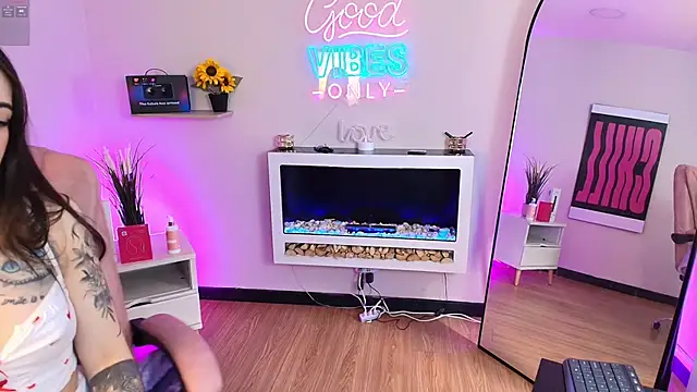 Alice_Vixen webcam