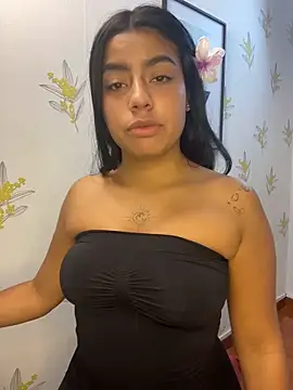Laia_white webcam