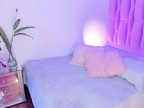 nicolebrunett webcam
