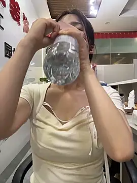 gougou13 live sex cam