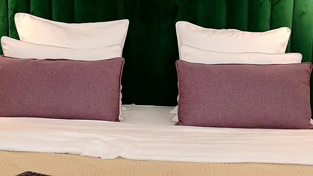 milaleoneli webcam