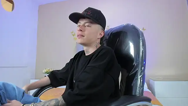 Nascary_Fox webcam