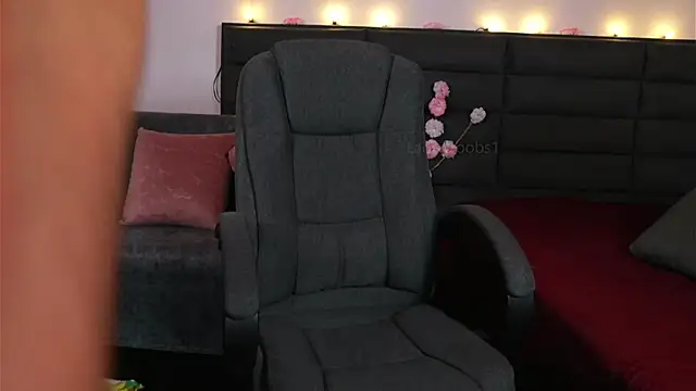kathieandpovcock1 webcam