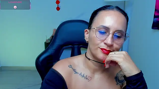 Sara_Charmy webcam