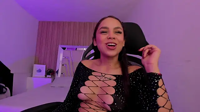 CarolineFyre webcam