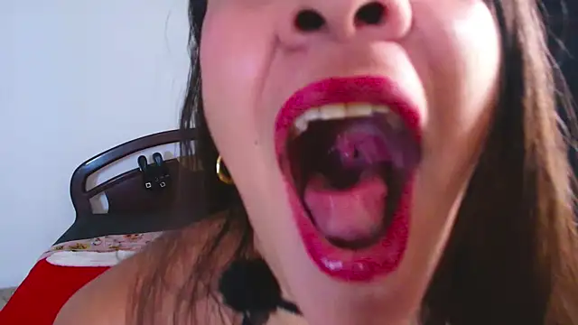 Andreabigboobs23 webcam