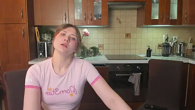 HotCaramellsTV webcam