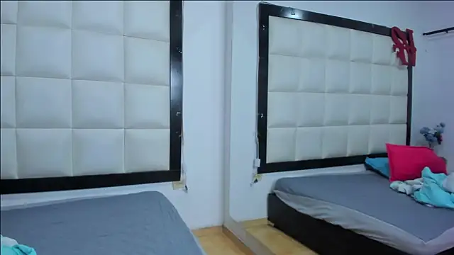 Aliss_Aron webcam