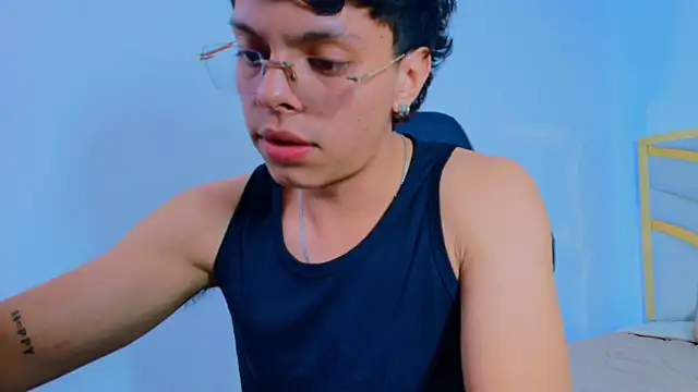 Milo_Storm webcam