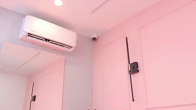 DanielleDNicola webcam