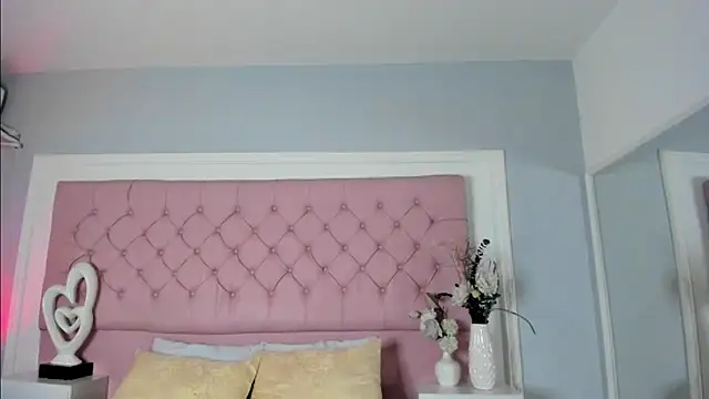 SarahDoll__ webcam