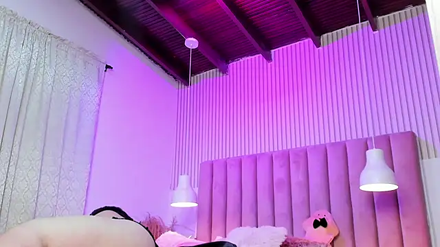 ScarlettDreamss7 live sex cam