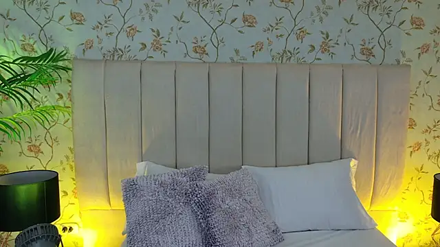 AnitaMore_ webcam
