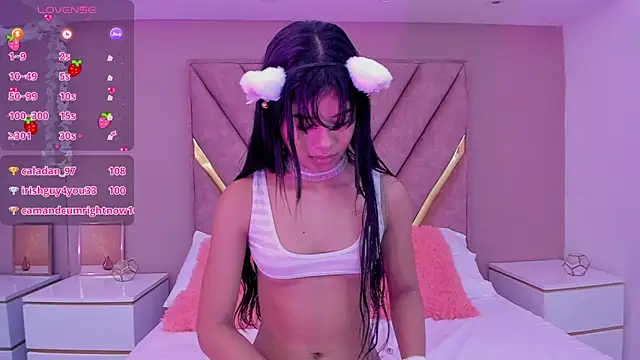 chloe_larson webcam