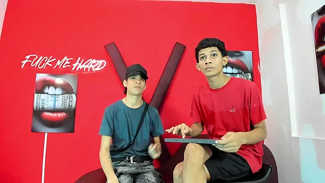 TWINKS_BOYSX webcam