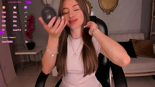 MaryLewis_ webcam