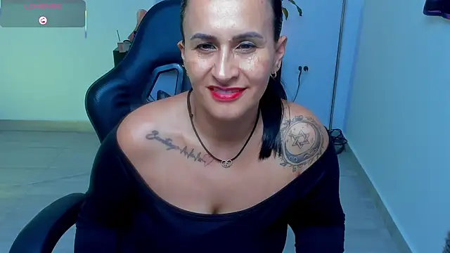 Sara_Charmy webcam