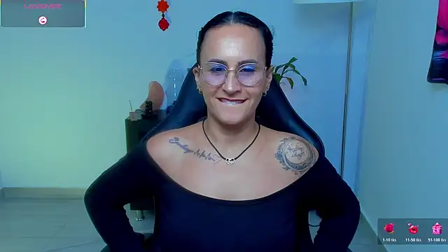 Sara_Charmy webcam