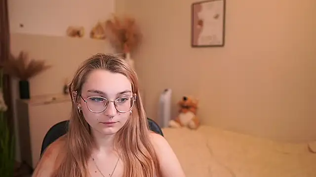 Sophielux18 webcam