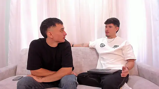 hell_twink - Hell_twink's free webcam - UK Sex Cams