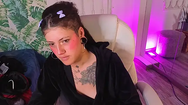 _sharlotte777 webcam