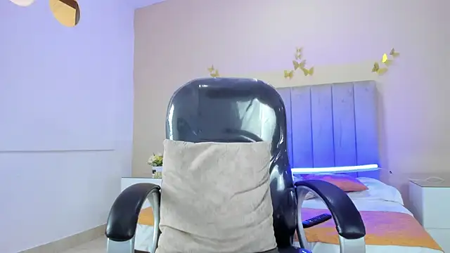 Nascary_Fox webcam