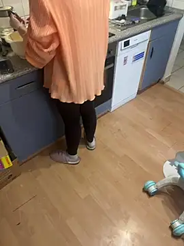 Teeny-Slut18 webcam