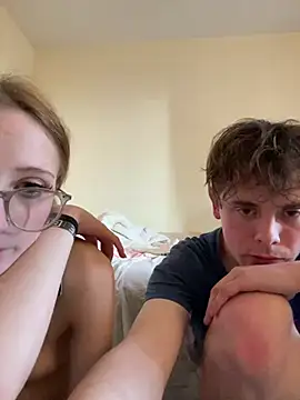 LauraundSteve_ webcam
