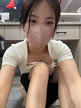 gougou13 live sex cam