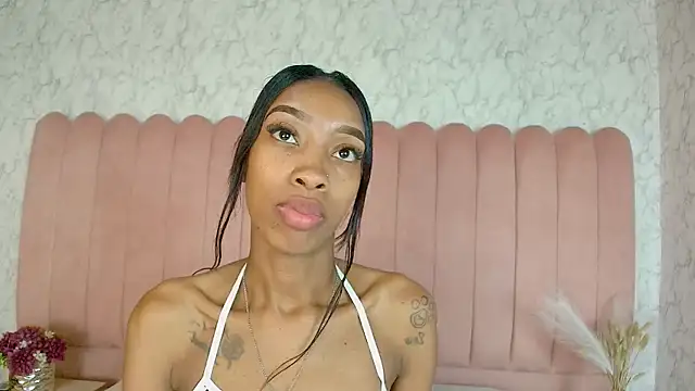 SCARLHETTBROWN webcam