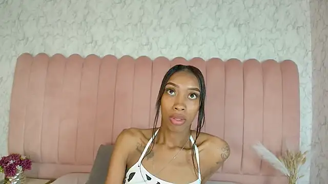 SCARLHETTBROWN webcam