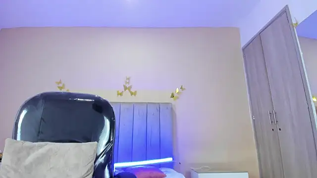 Nascary_Fox webcam