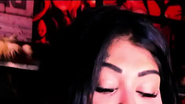 indian_dreamgirl webcam