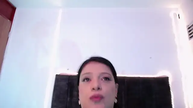 nicol_love0 - Nicol_Love0's free webcam - UK Sex Cams