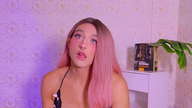 Mikavelvet08 webcam