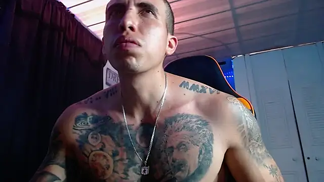 Adam_Hudsond webcam