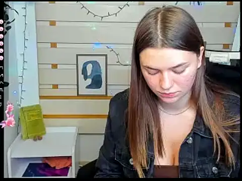 Josephine_Kiss webcam