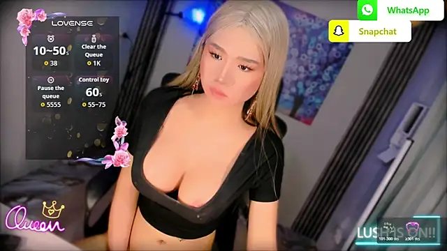 xBigSurpriseLorainex webcam