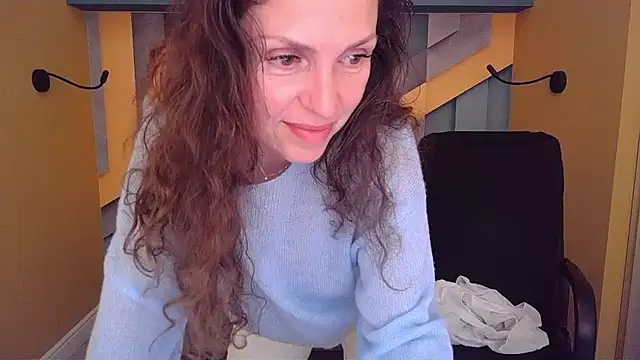 EllaLong webcam